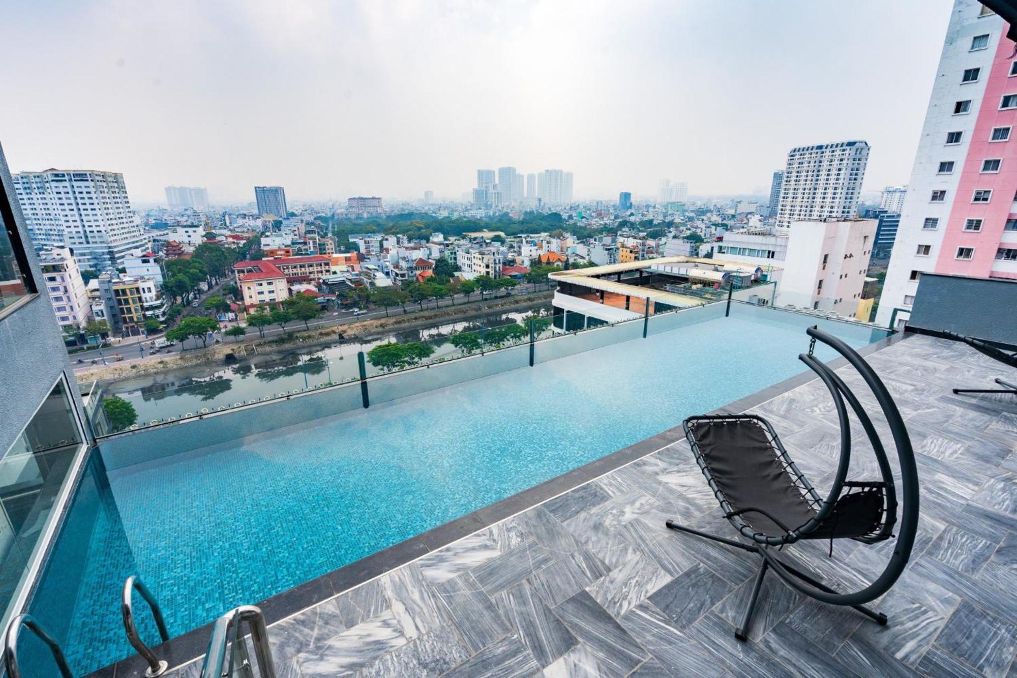 Huazhu Hotel Ho Chi Minh City Bagian luar foto
