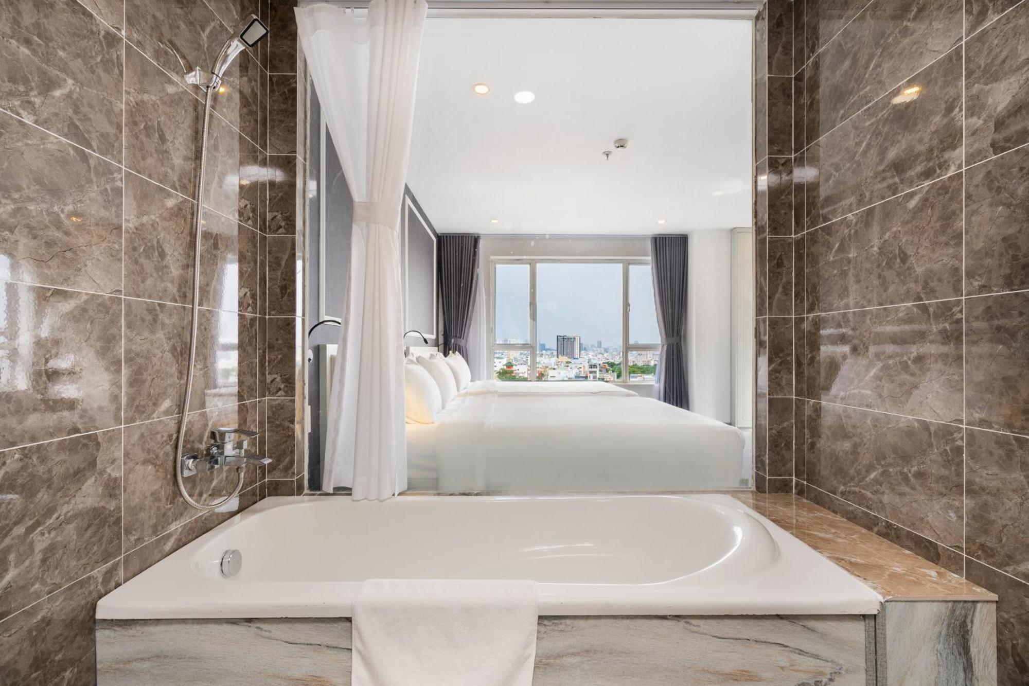 Huazhu Hotel Ho Chi Minh City Bagian luar foto