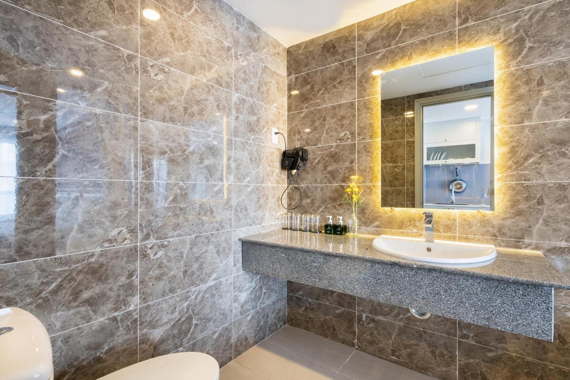 Huazhu Hotel Ho Chi Minh City Bagian luar foto